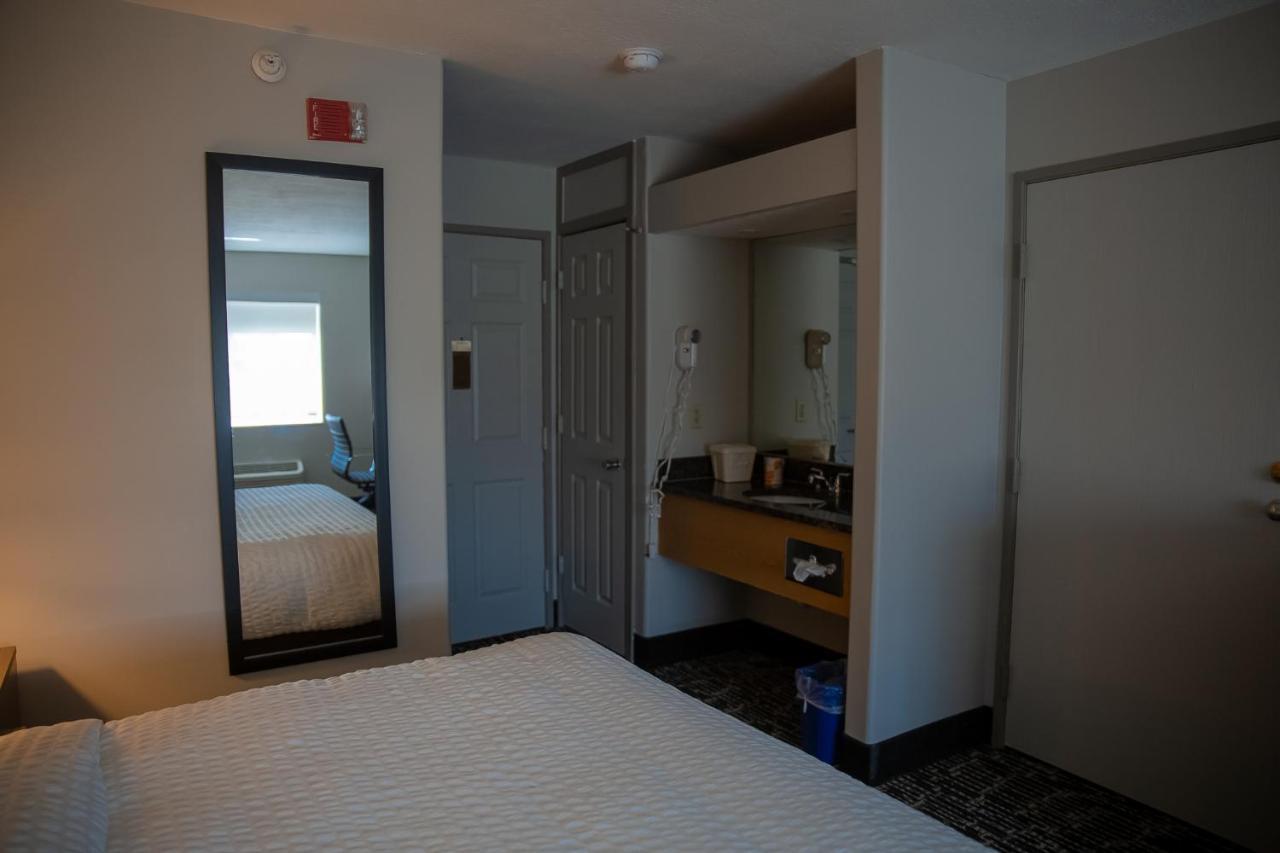 Clarion Pointe Indianapolis Airport Hotel Plainfield Luaran gambar